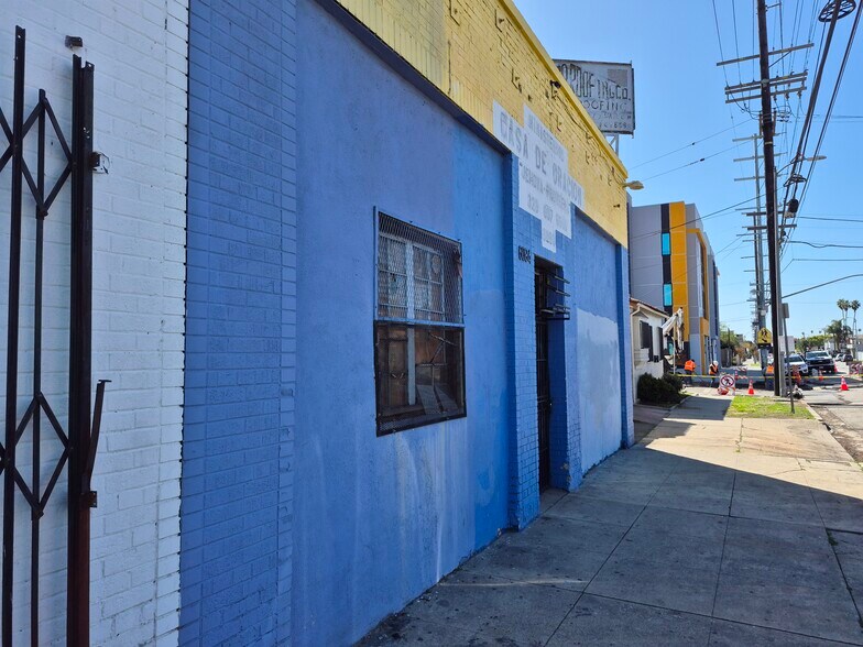 More Photos Of 6080 S Hoover St, Los Angeles Unknown For Lease