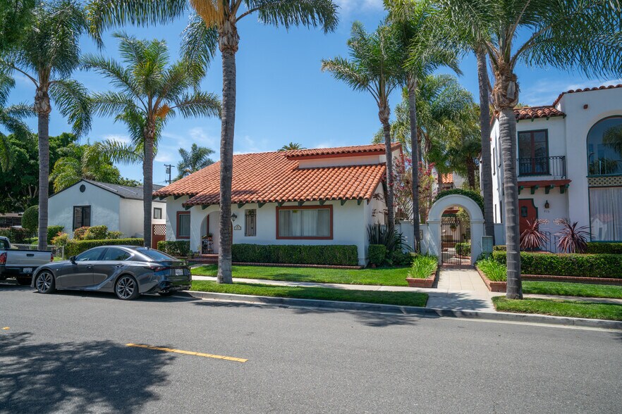 More Photos Of 807 Roswell Ave, Long Beach Apartments For Sale