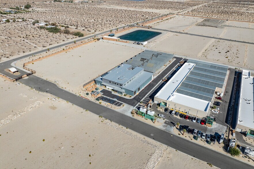 More Photos Of 18194 Blue Dream Crossing, Desert Hot Springs Manufacturing For Sale