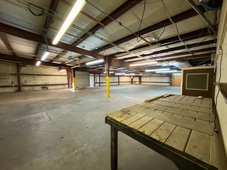More Photos Of 3885 N Palafox Hwy, Pensacola Warehouse For Sale