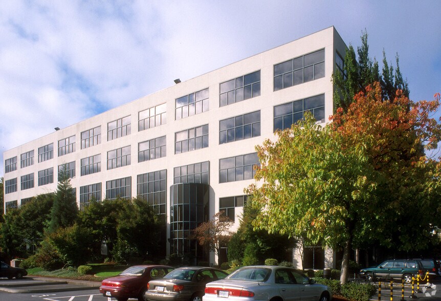 More Photos Of 5100 S Macadam Ave, Portland Office For Sale