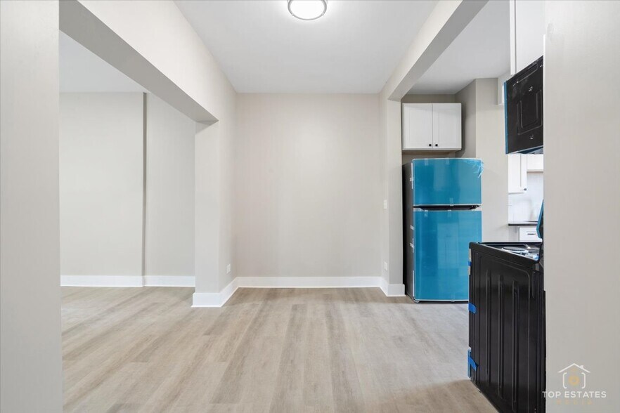 More Photos Of 1542 Victoria Ave, North Chicago Apartments For Sale
