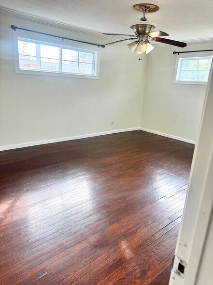 More Photos Of 6009 Maple St, Houston Office Residential For Sale