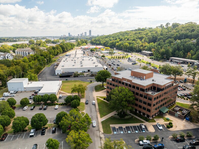 More Photos Of 2800 Cantrell Rd, Little Rock Office For Lease