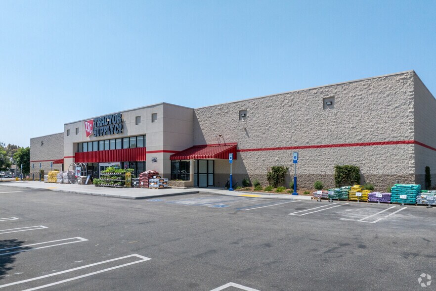 Primary Photo Of 2975 Johnson Dr, Ventura Freestanding For Lease