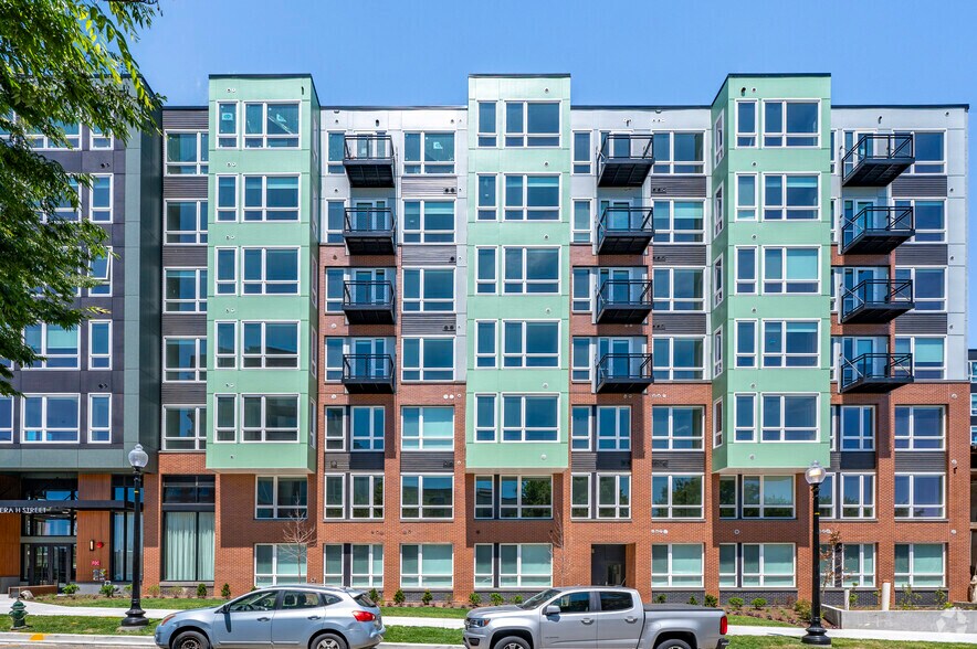 More Photos Of 1701 H St NE, Washington Apartments For Lease