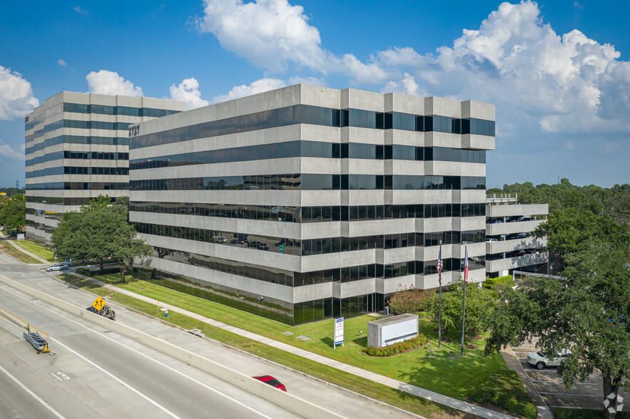 Primary Photo Of 2727 North Loop W, Houston Office For Lease