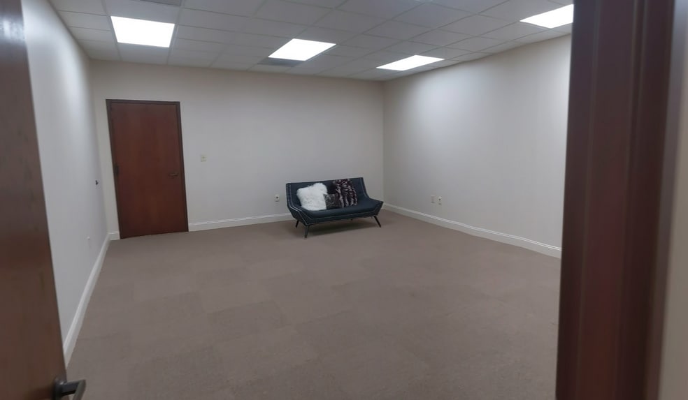 More Photos Of 3400 Latrobe Dr, Charlotte Flex For Sale