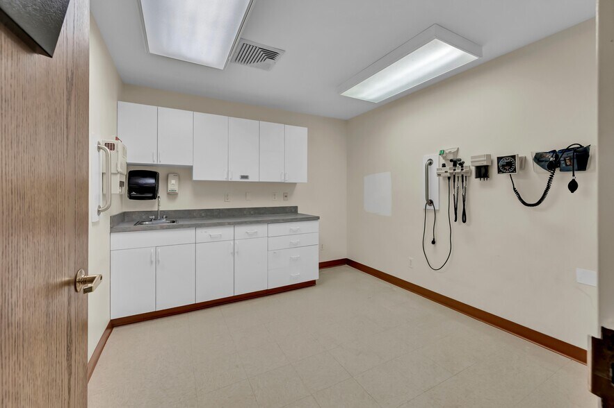 More Photos Of 48 Route 6, Yorktown Heights Medical For Sale