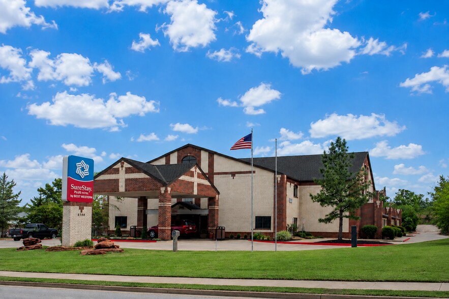 Primary Photo Of 2700 E 2nd St, Edmond Hotel For Sale