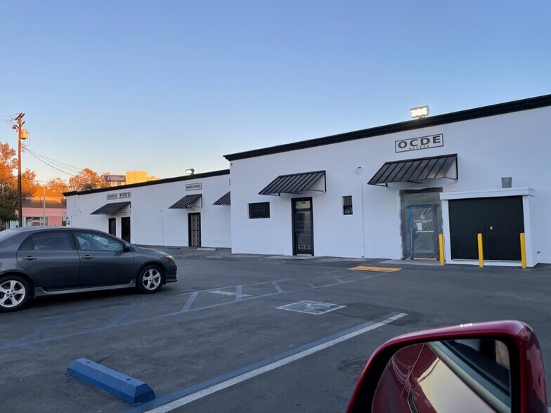 More Photos Of 501 W 17th St, Santa Ana Storefront Retail Office For Lease