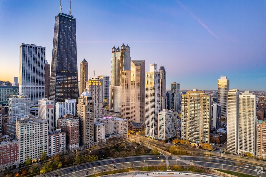 More Photos Of 940 N Michigan Ave, Chicago Office Residential For Lease