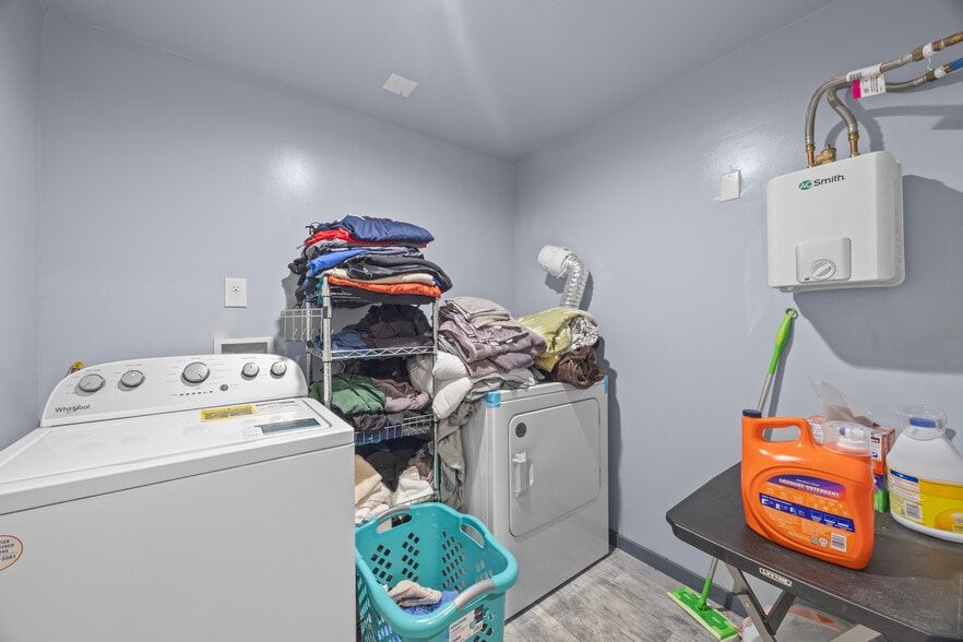 More Photos Of 1120 Dawson St, Wilmington Flex For Sale