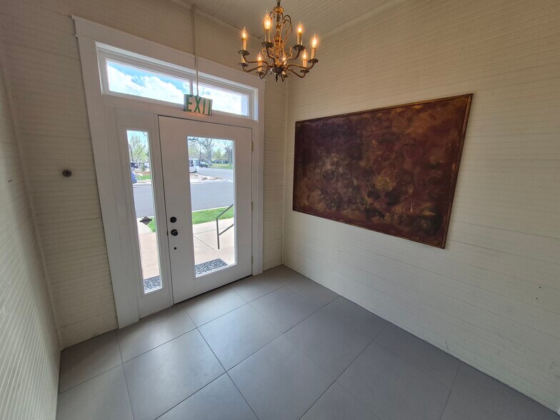 More Photos Of 130 Elm St, Windsor General Retail For Sale