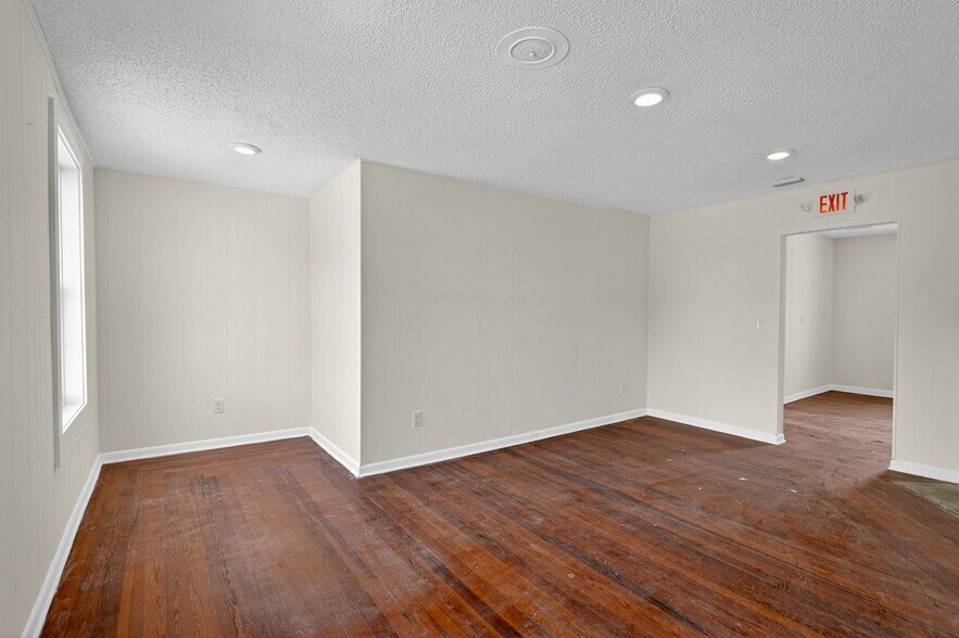 More Photos Of 219 Magnolia Ave, Daytona Beach Storefront Retail Residential For Sale