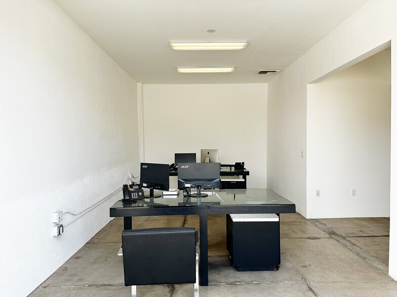 More Photos Of 11522 W Washington Blvd, Los Angeles Office For Lease