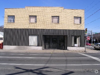 More Photos Of 100 Lee St W, Charleston Loft Creative Space For Sale