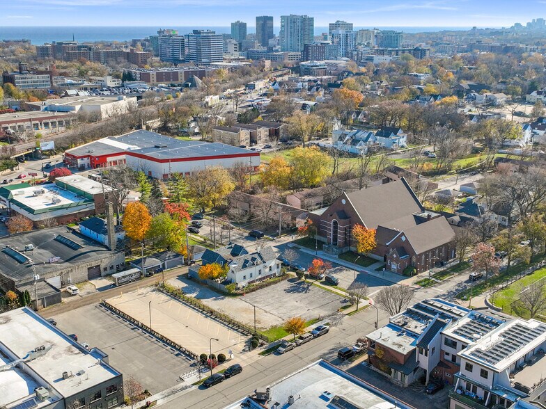 More Photos Of 1601-1607 Simpson St, Evanston Office For Sale