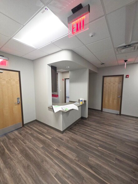 More Photos Of 780 S Weber Rd, Romeoville Freestanding For Sale