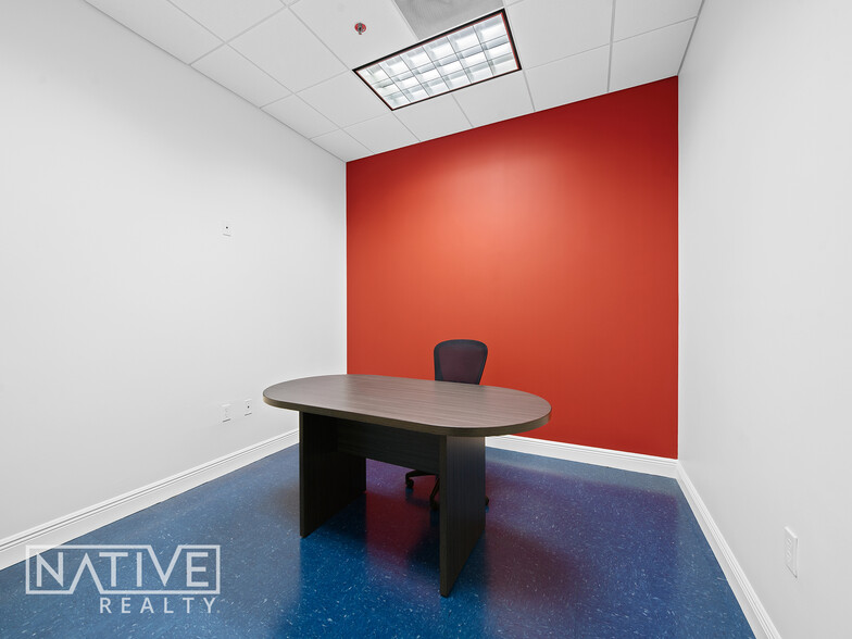 More Photos Of 701 SE 32nd Ct, Fort Lauderdale Flex For Lease