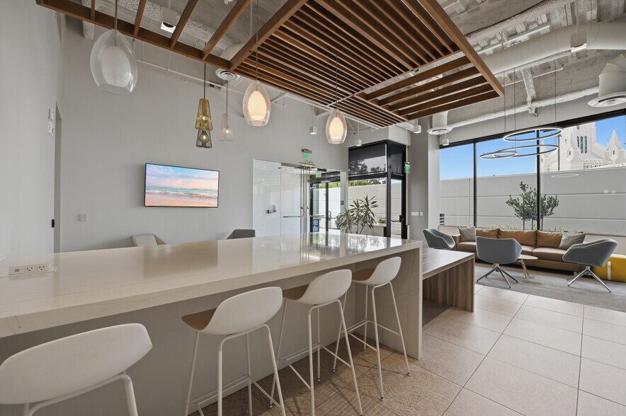 More Photos Of 3655 Nobel Dr, San Diego Office For Lease