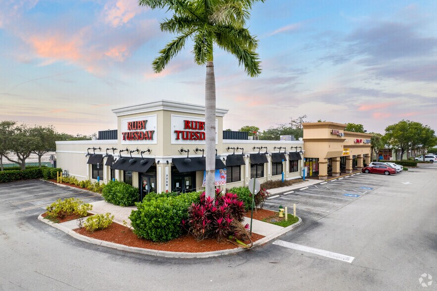 More Photos Of 7720-7748 W Commercial Blvd, Lauderhill Unknown For Lease