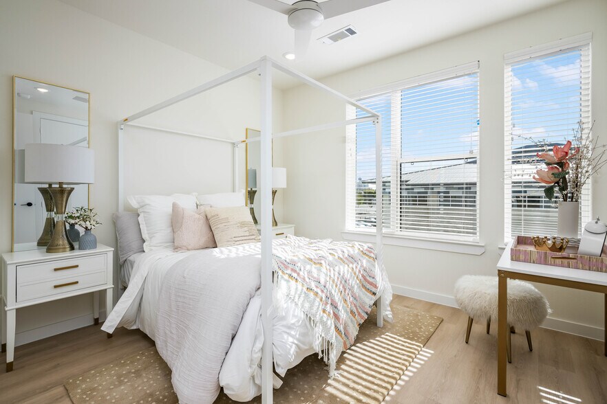 More Photos Of 719 E Locust St, San Antonio Apartments For Sale