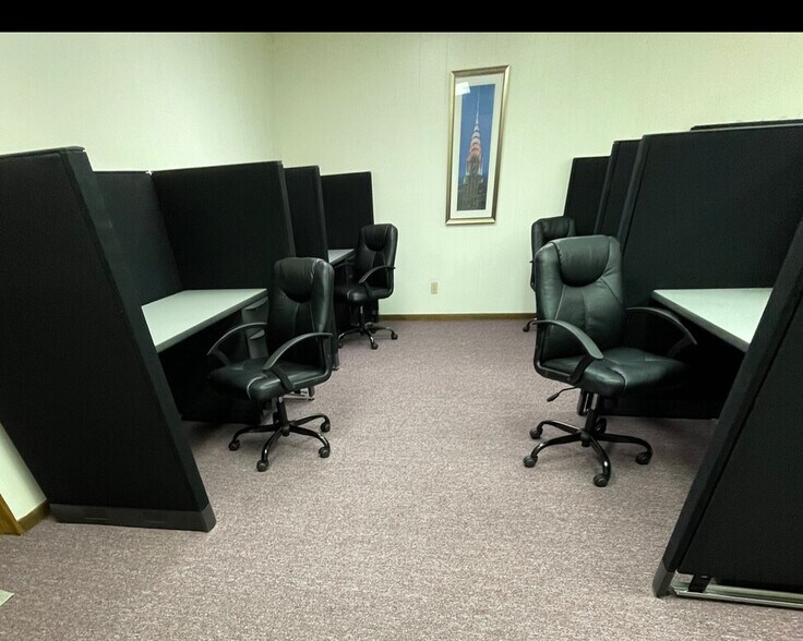 More Photos Of 707-709 N Palestine St, Athens Medical For Lease