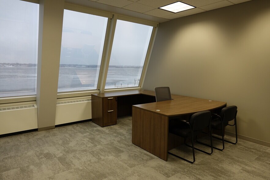 More Photos Of 700 Terrace Point Rd, Muskegon Medical For Lease