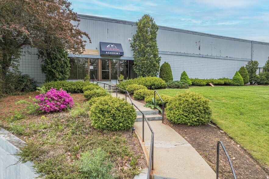 More Photos Of 66 Concord St, North Reading Light Distribution For Lease