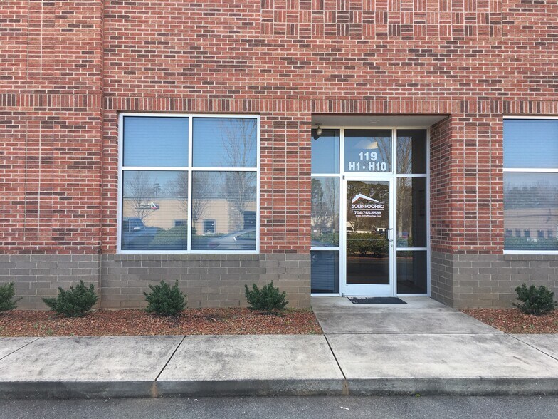 More Photos Of 119 Poplar Pointe Dr, Mooresville Research And Development For Lease