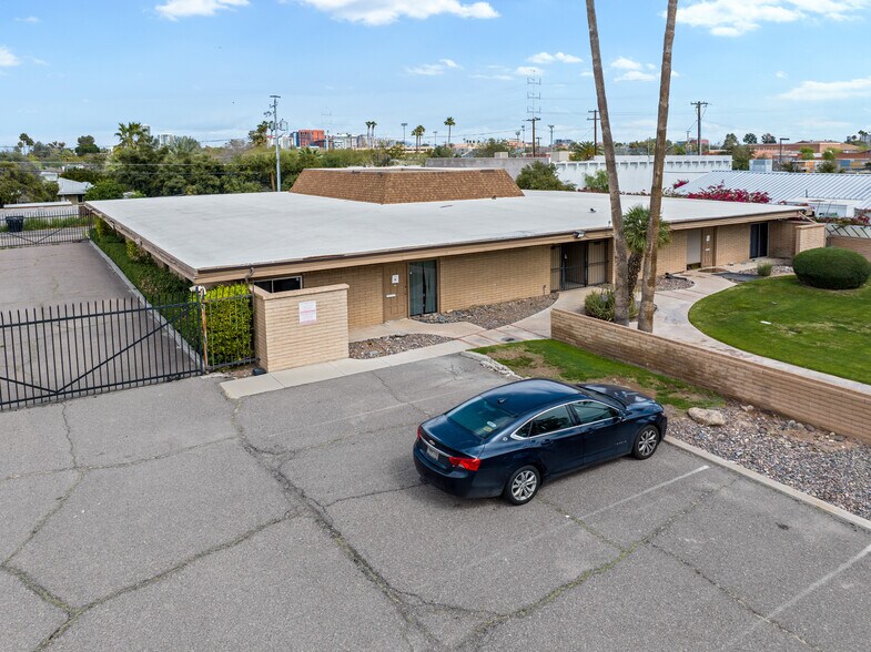 More Photos Of 424 W Broadway Rd, Tempe Office For Sale