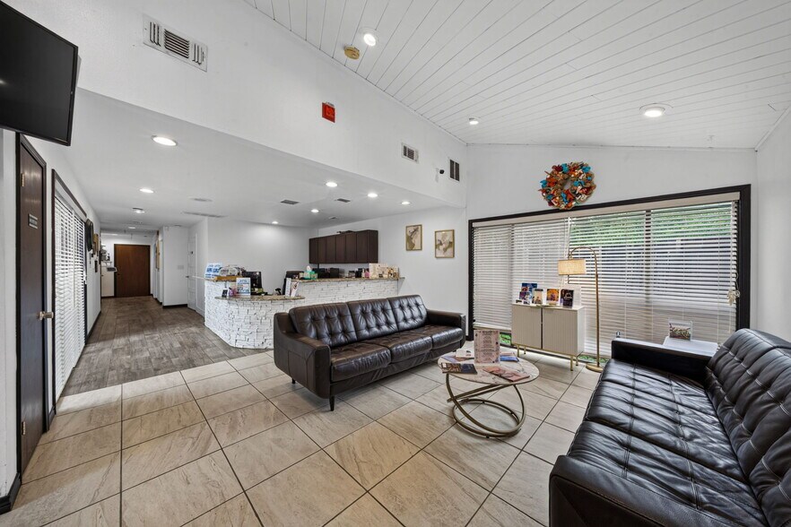 More Photos Of 1652 Pat Booker Rd, Universal City Medical For Sale
