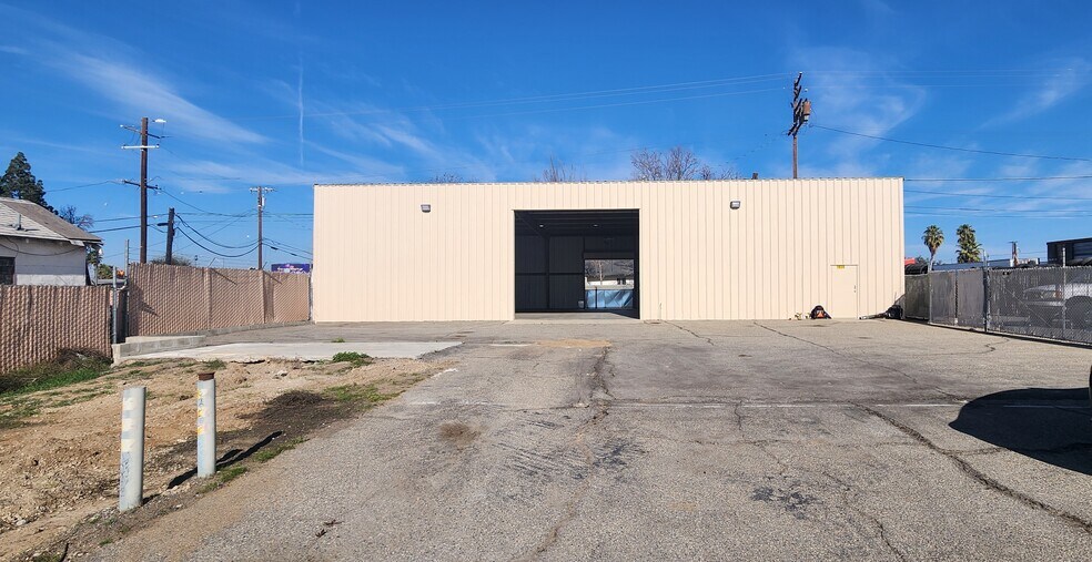 Primary Photo Of 1841 Olive Ave, Fresno Warehouse For Lease