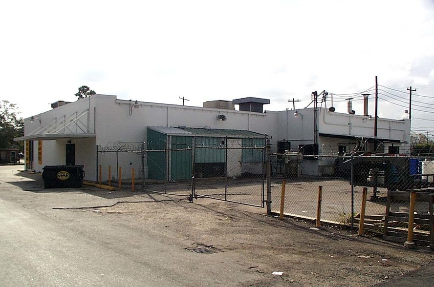 More Photos Of 7430 Long Point Rd, Houston Unknown For Lease