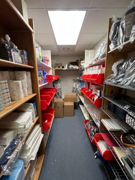 More Photos Of 872 Ohio Pike, Cincinnati Medical For Sale