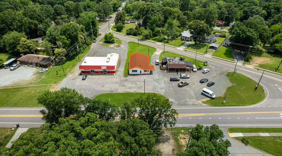 More Photos Of 580 Cornelius St, Hillsborough Freestanding For Sale