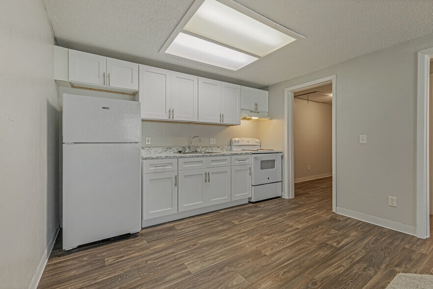 More Photos Of 965 Candlelight Blvd, Brooksville Apartments For Sale