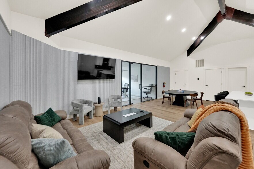 More Photos Of 10885 S State St, Sandy Medical For Sale