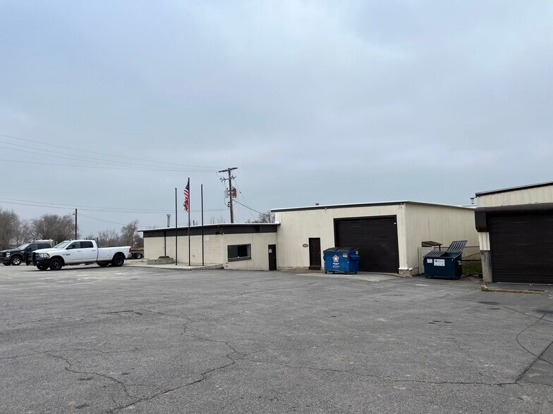 More Photos Of 5049 S 2700 W, Roy Warehouse For Lease