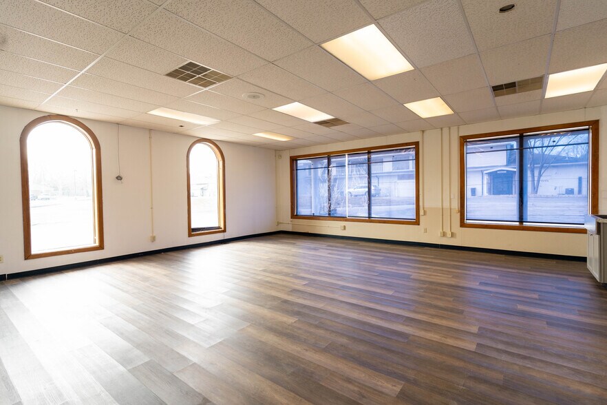 More Photos Of 11813 W 77th St, Lenexa Office For Sale