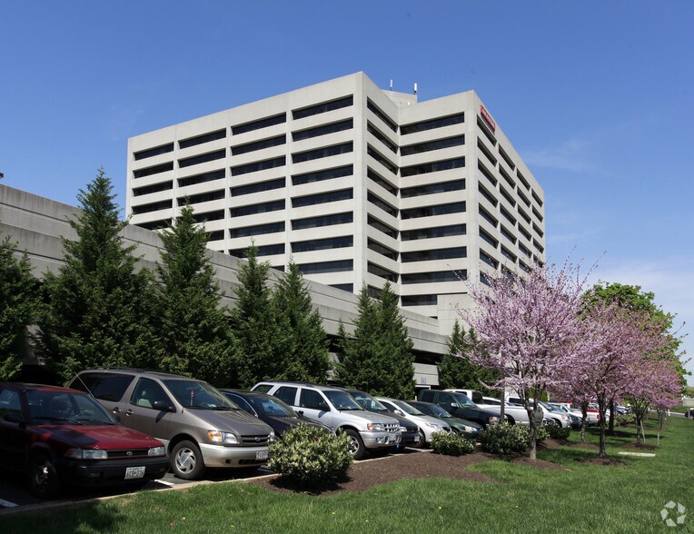 More Photos Of 8201 Greensboro Dr, McLean Office For Lease