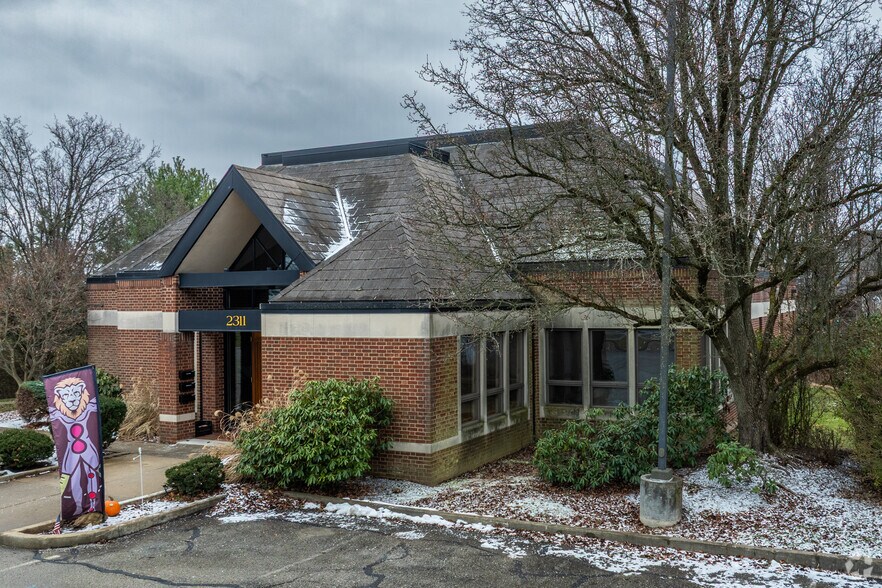 More Photos Of 2311 Bethel Church Rd, Bethel Park Medical For Lease