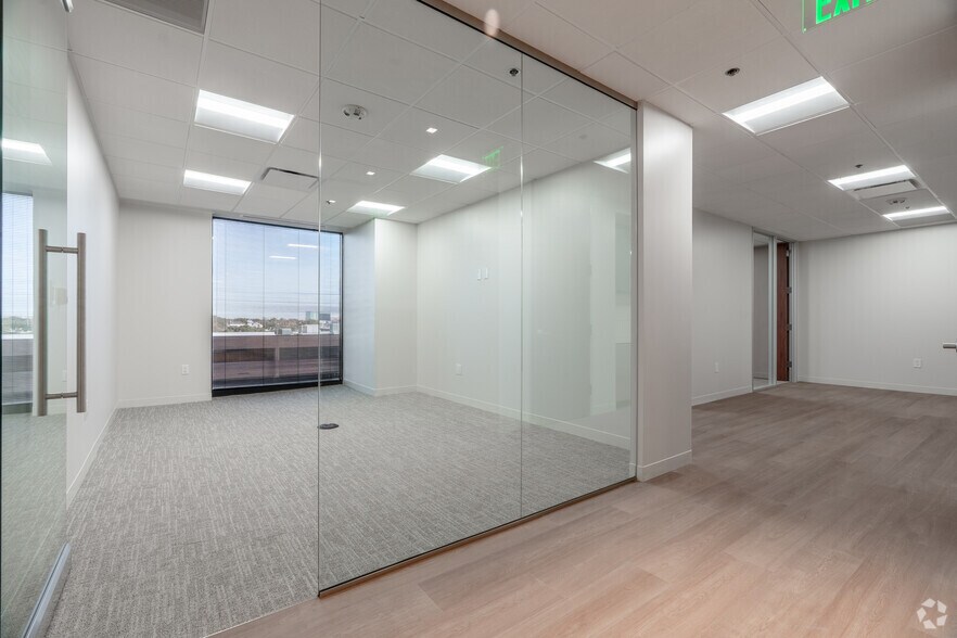 More Photos Of 17304 Preston Rd, Dallas Unknown For Lease