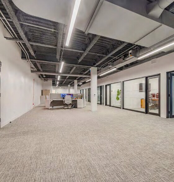 More Photos Of 211 Consumers Rd, Toronto Office For Sale