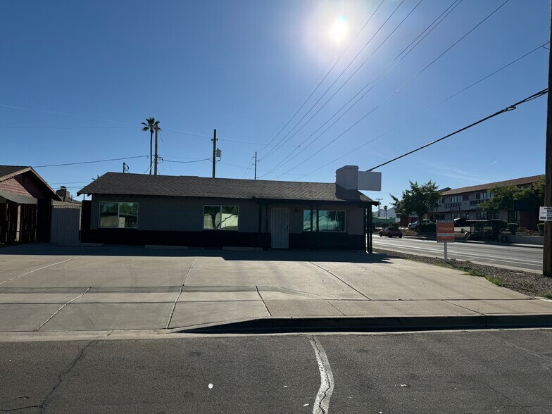 More Photos Of 9401 N 3rd Dr, Phoenix General Retail For Lease