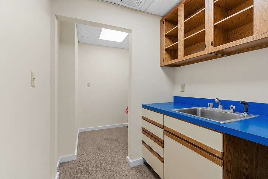 More Photos Of 233 Ayer Rd, Harvard Medical For Lease