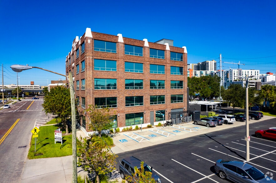 More Photos Of 109 N Brush St, Tampa Office For Lease