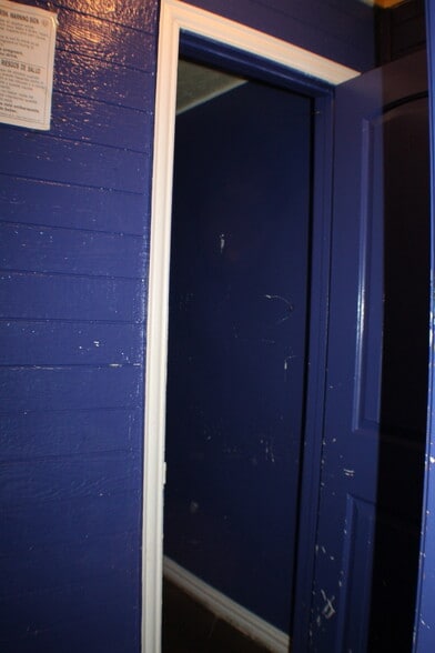 More Photos Of 3907 1/2 Canal St, Houston Bar For Lease