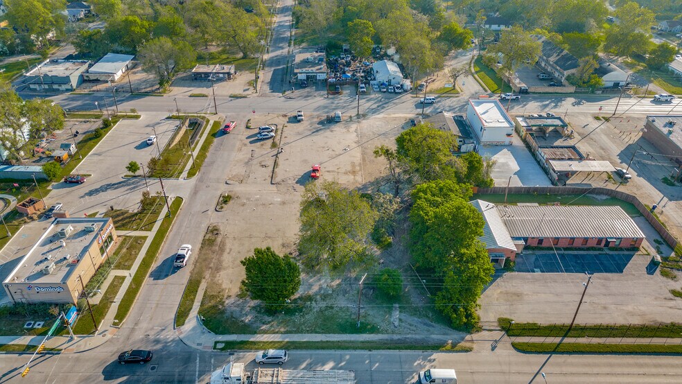 More Photos Of 2200 Robert B Cullum Blvd, Dallas Land For Sale